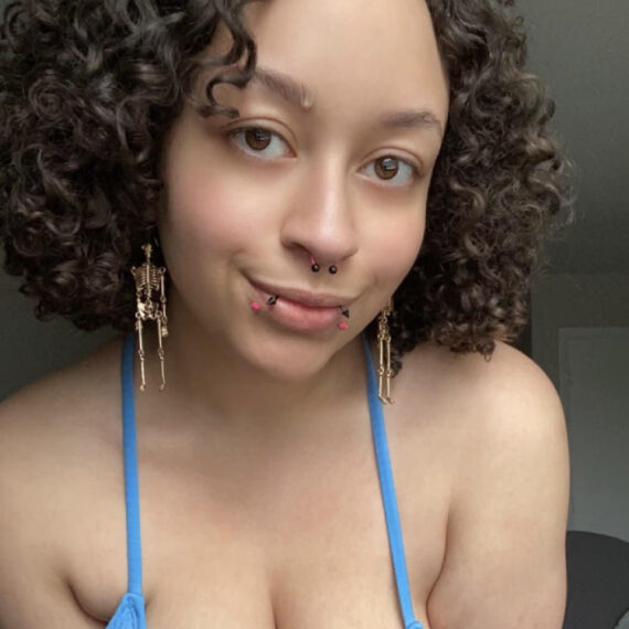 amateur pornstar fiestry showing cleavage