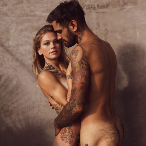 amateur pornstar couple SammmNextDoor AlexNextDoor cuddling